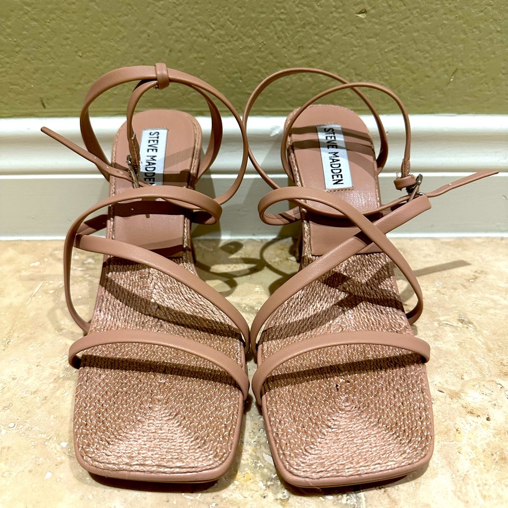 New Steve Madden Women's Blessing Strappy Dress Sandals size 8
